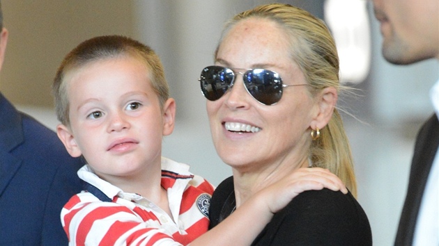 Sharon Stone a její syn Quinn (28. ervna 2012)