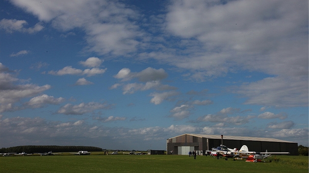 Letit Fowlmere slouilo jako satelitní letit pro sousední Duxford. Práv