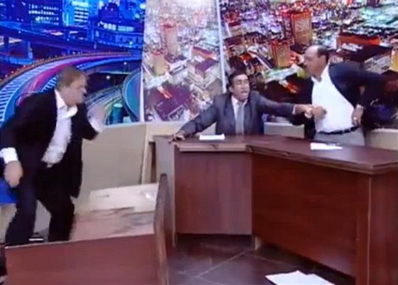Jordánskému poslanci Muhammadu avabkovi doli v televizní debat argumenty.