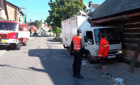 Nehoda malého nákladního auta v amberku (8. ervence 2012)