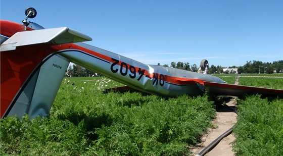 Nehoda motorizovaného kluzáku u Svinar na Královéhradecku (8. ervence 2012)