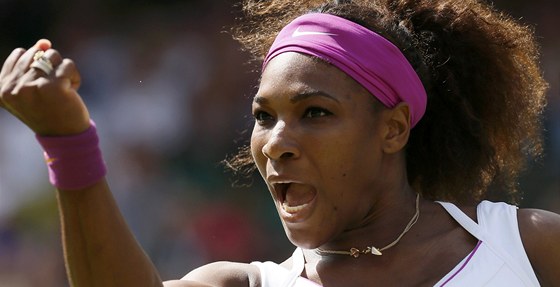 TAKHLE HRAJU JÁ! Serena Williamsová v semifinále Wimbledonu.