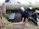 Petr Hornk, ktermu vyvrcen duby zniily rekonstruovanou chatu v hradeck...