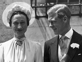Wallis Simpsonová s manelem Edwardem, který se kvli jejich satku vzdal...