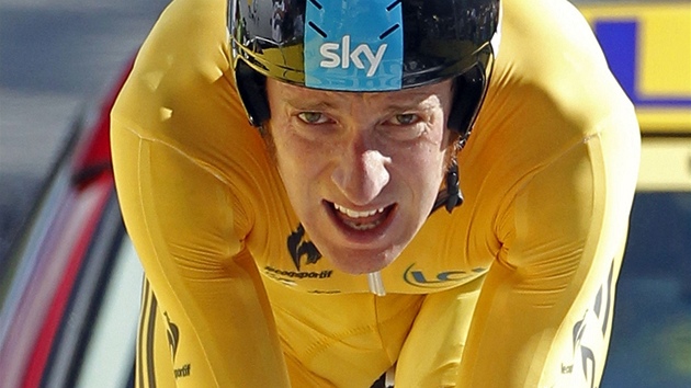 PRVN TRIUMF. Brit Bradley Wiggins vyhrl asovku Tour de France a oslavil svoje prvn etapov vtzstv v zvod.