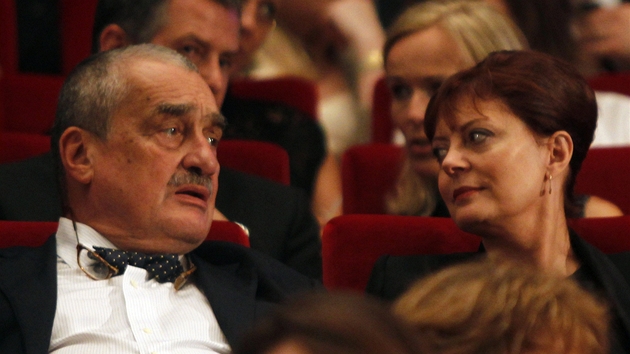 Susan Sarandonov a Karel Schwarzenberg pi slavnostnm zakonen karlovarskho festivalu