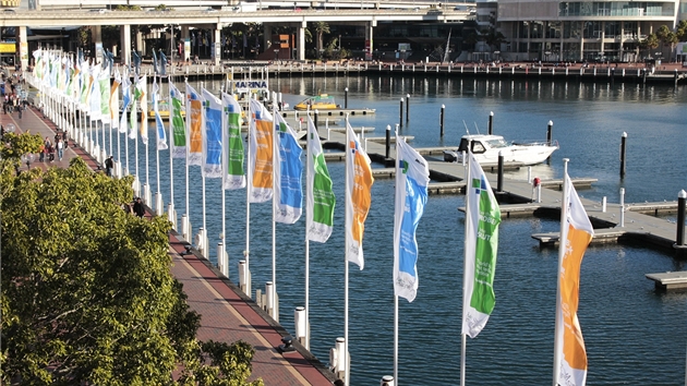 Na vlajkách Microsoft neetil. Darling Harbour je jimi doslova lemovaný.
