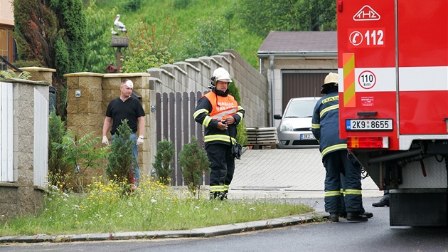 Dm ve Veborovicích, kde se zejm stala dvojnásobná vrada. Policie si