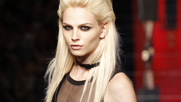 Model Andrej Pejic na pehldce Jean Paul Gaultier haute couture podzim - zima 2012/2013