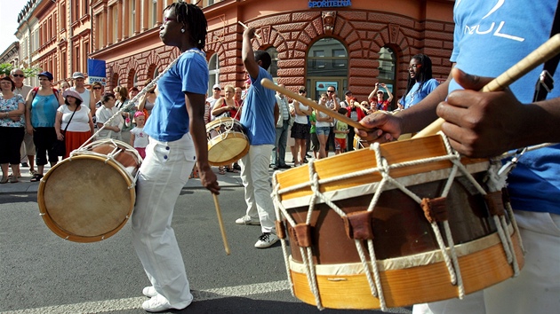 Na festivalu v Chebu se pedstavil i dudák z maarského dechového orchestru.