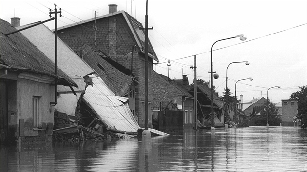 Pohled na jednu z ulic v olomoucké tvrti ernovír pi povodních v roce 1997.