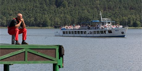 Na Máchov jezee pro letoní sezonu vylepili napíklad oblíbenou plá Klek. Lod budou z ní jezdit astji.