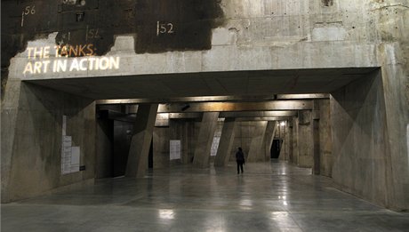 Galerie Tate Modern pedstavuje umní v nádrích na topný olej