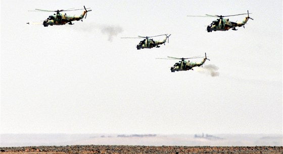 Helikoptéry syrské armády na leteckém cviení