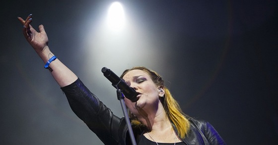 Anette Olzonová z finské skupiny Nightwish na festivalu Masters of Rock 2012