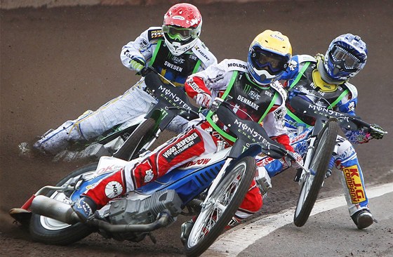 Dánský plochodráník Nicki Pedersen ve finále mistrovství svta drustev. 