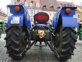 Historické traktory na pehlídce veterán v Chebu