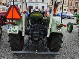 Historické traktory na pehlídce veterán v Chebu