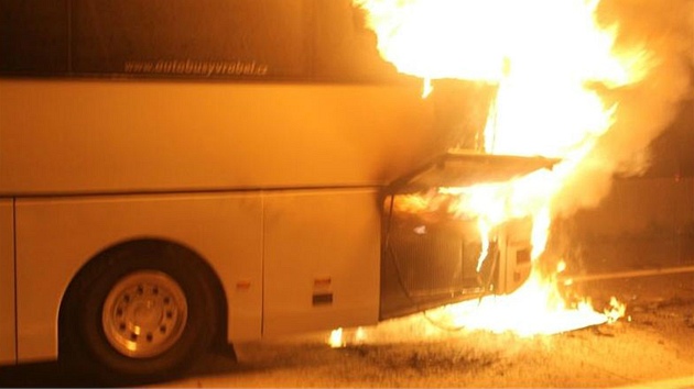 Poár eského autobusu nedaleko rakouského Wolfsbergu (9. ervence 2012)