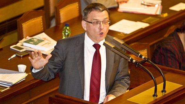 Lubomír Zaorálek na jednání poslanecké sněmovny o vydání Vlasty Parkanové. Lubomír Zaorálek na jednání poslanecké sněmovny o vydání Vlasty Parkanové.