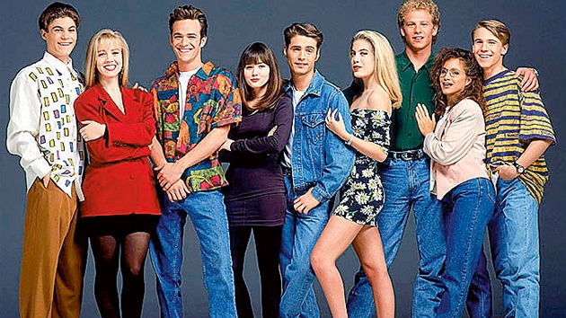 Partika ze serilu Beverly Hills 902 10 nasadila do nejedn pubertln skn nadmrn saka, zuiv barevn koile a umlohmotn rolky. 