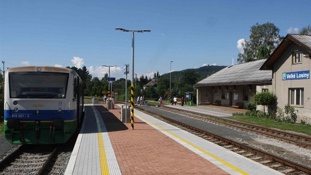 Souasný pohled na stanici eleznice Desná ve Velkých Losinách.