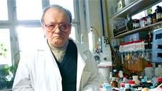 Svtoznámý chemik Antonín Holý na snímku z bezna 2007
