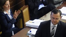 Premiér Petr Nečas při mimořádné schůzi Sněmovny kvůli hlasování o nedůvěře Premiér Petr Nečas při mimořádné schůzi Sněmovny kvůli hlasování o nedůvěře