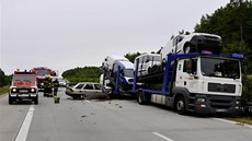 Na rychlostní silnici R35 narazilo u Velkého Týnce na Olomoucku osobní auto do