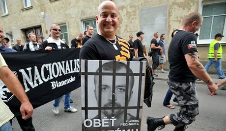 Pochod extremist ve Svitavách na podporu uvznného Vlastimila Pechance.