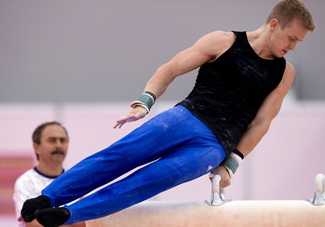 NA TRÉNINKU. Gymnasta Martin Konený trénuje v tréninkové olympijské hale pod