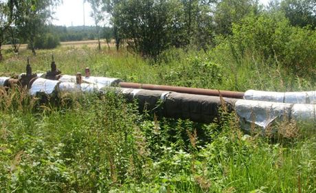 Zlodji kov "oesali" horkovodní potrubí mezi Litvínovem a Loukou.