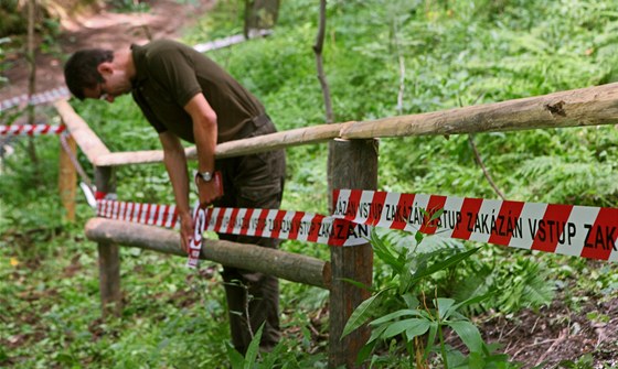 Instalace zábran proti motorkám v Krkonoích u Bolkova (25. ervence 2012)