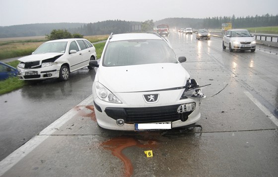 Nehodu na nmecké dálnici nepeili dva ei. Ilustraní foto