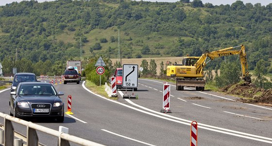 Dopravní omezení na dálnici D8 u ehlovic