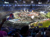 CELKOV POHLED. Tak vypadal olympijsk stadion v Londn v prbhu slavnostnho...