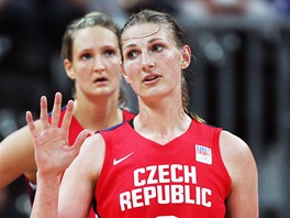 Basketbalistka Ilona Burgrov po prohranm utkn s nou (28. ervence 2012).