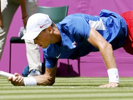 Tenista Tomá Berdych pi utkání s Belgianem Stevem Darcisem. (28. ervence...