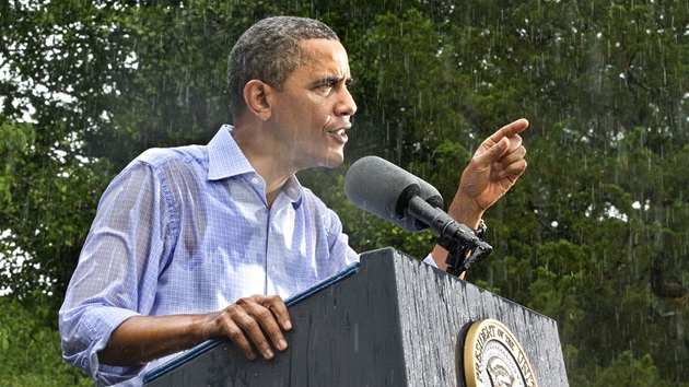 Barack Obama vede předvolební kampaň i navzdory silnému dešti ve virginském Glen Allenu (14. července 2012