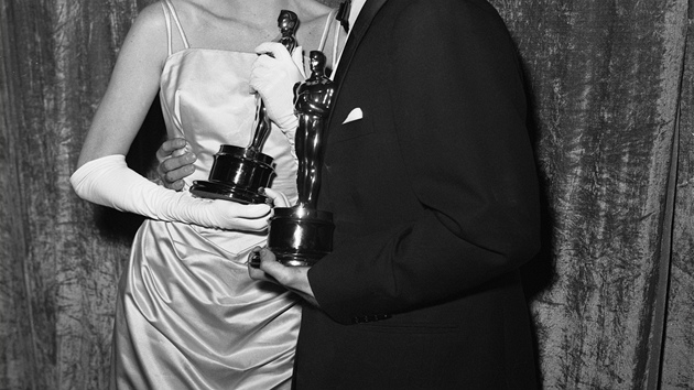 Za film Venkovsk dve zskala Grace Kellyov Oscara.