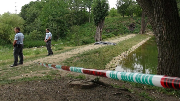 V jezrku v Drahansk roklii v praskch imicch bylo nalezeno tlo mrtvho mue, byla nazena pitva