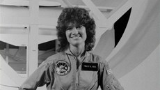 Zemela Sally Rideová, první Amerianka, která letla do vesmíru.
