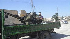 Syrský povstalec v provincii Aleppo (20. ervence 2012)