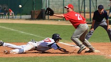 Česko (v bílém) se raduje z titulu mistrů evropy,ME v baseballu do 21 let Česko (v bílém) se raduje z titulu mistrů evropy,ME v baseballu do 21 let