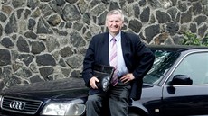 Bez domova. Vladimír V. sice bydlí v autě, má za sebou dluhy, ale nepřestal Bez domova. Vladimír V. sice bydlí v autě, má za sebou dluhy, ale nepřestal