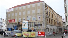 Aktuální pohled na opravovaný olomoucký Salmv palác. (26. ervence 2012).