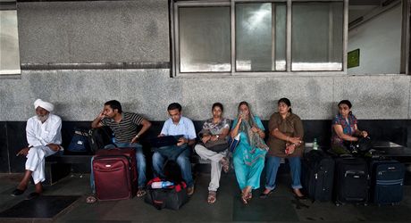 Indit pasai ekaj na vlak po masivnm vpadku elektiny, kter postihl