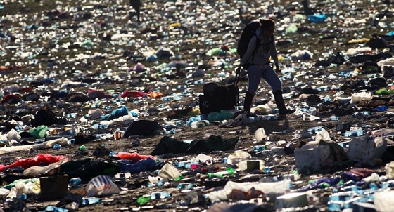 Odpadky na festivalu Glastonbury (ilustraní foto)