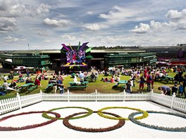 Oproti nedli bylo v pondlí nad Wimbledonem sluneno. (30. ervence 2012)