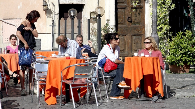 V italskch kavrnch plat dvoj ceny, kva na baru je vdy vrazn levnj.